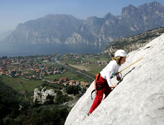  Escalade sur les falaises 